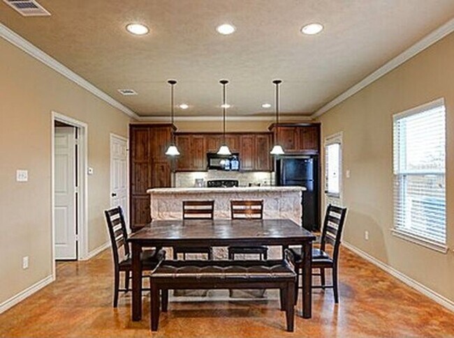 Building Photo - 3376 Keefer Loop