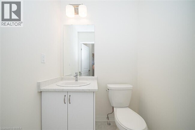 Photo du bâtiment - 20 Dennis Ave