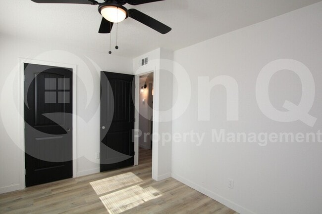 Building Photo - 745 W McMurray Blvd