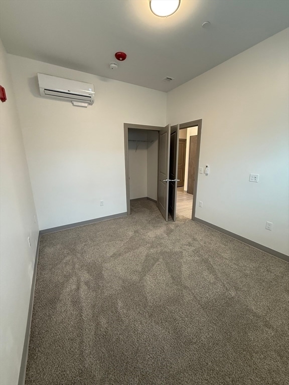 Building Photo - 626 Main St