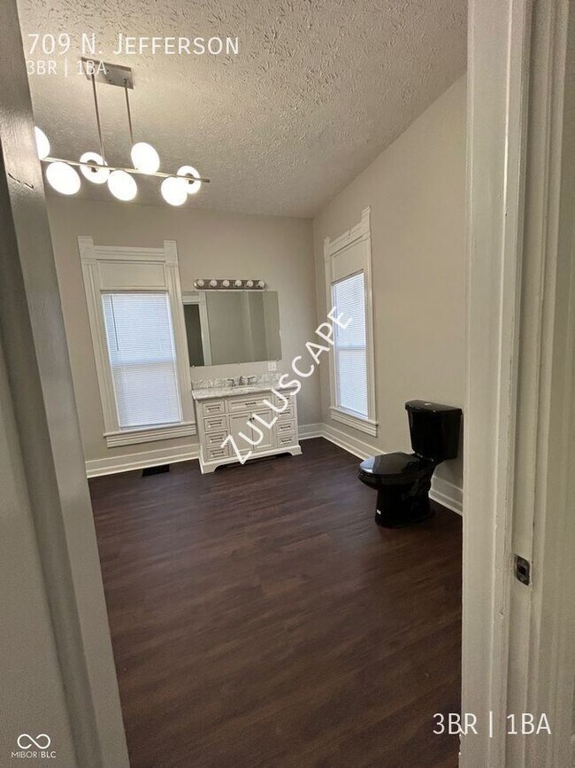 Foto del edificio - 709 N. Jefferson-