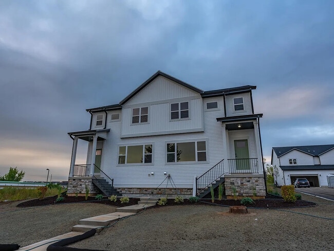 Building Photo - 115 Prairie Heights Dr