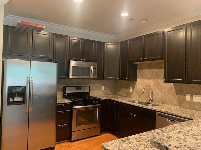 Foto del edificio - 151 Florians Dr