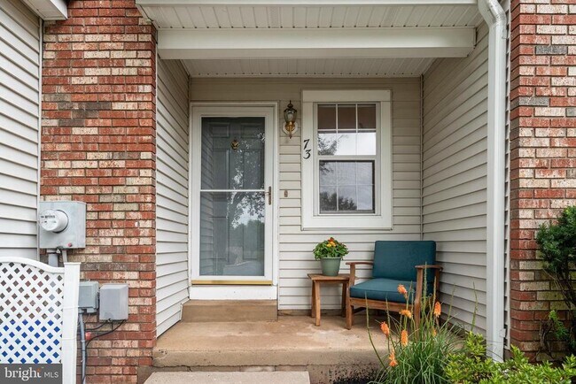 Foto del edificio - 73 Crickhollow Ct