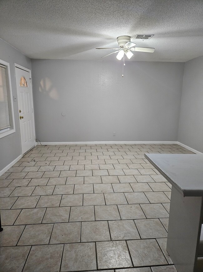 Living Room - 302 Pecan Dr