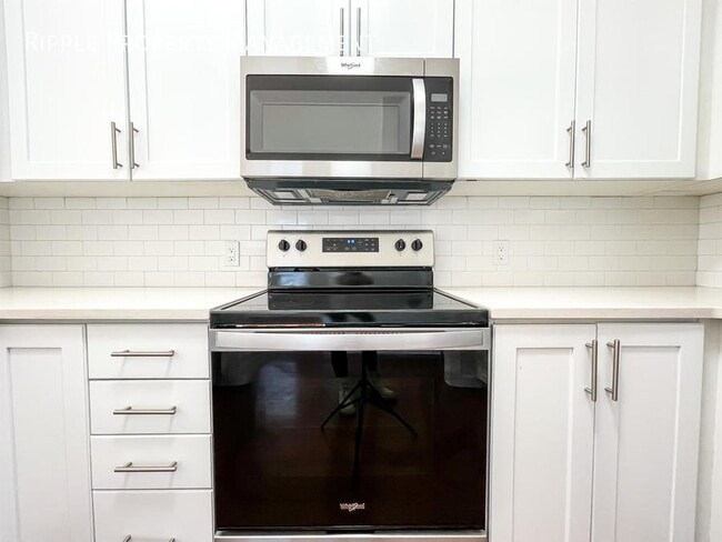 Building Photo - 50% Off your first Months Rent! Modern 2 B...