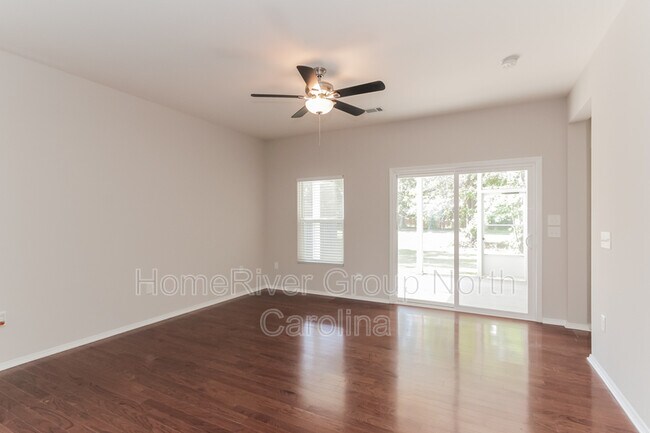 Building Photo - 213 Waterlemon Way