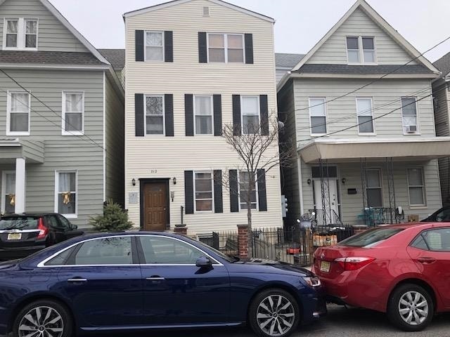 Primary Photo - 212 Dodd St