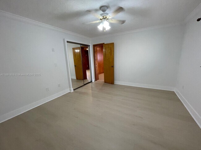 Foto del edificio - 9922 SW 2nd St