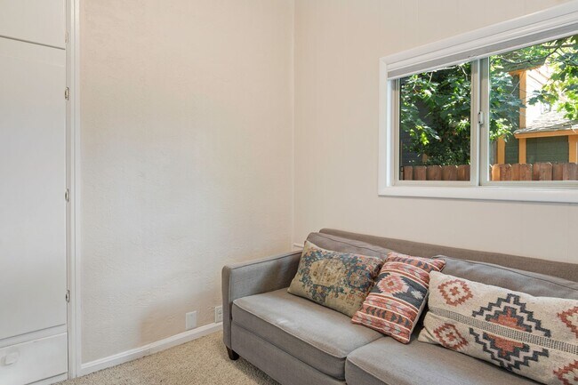 Building Photo - Charming Historic Home in Boise’s Desirable North End