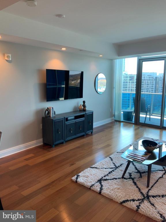 Foto del edificio - 1881 N Nash St