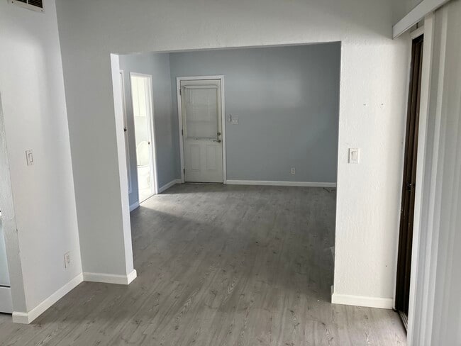 Building Photo - 1040 La Gonda Wy