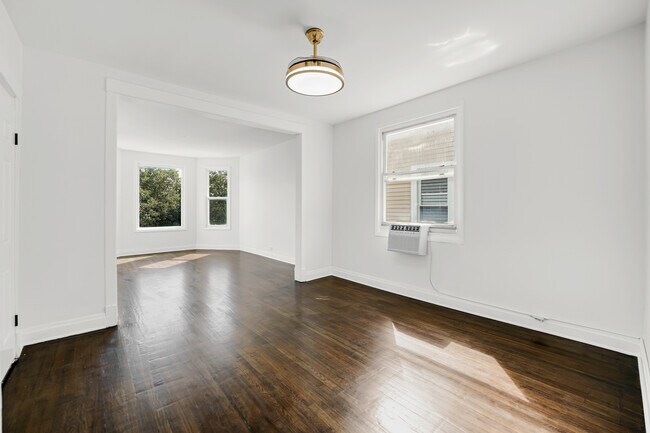 Foto del edificio - 3836 W Diversey Ave