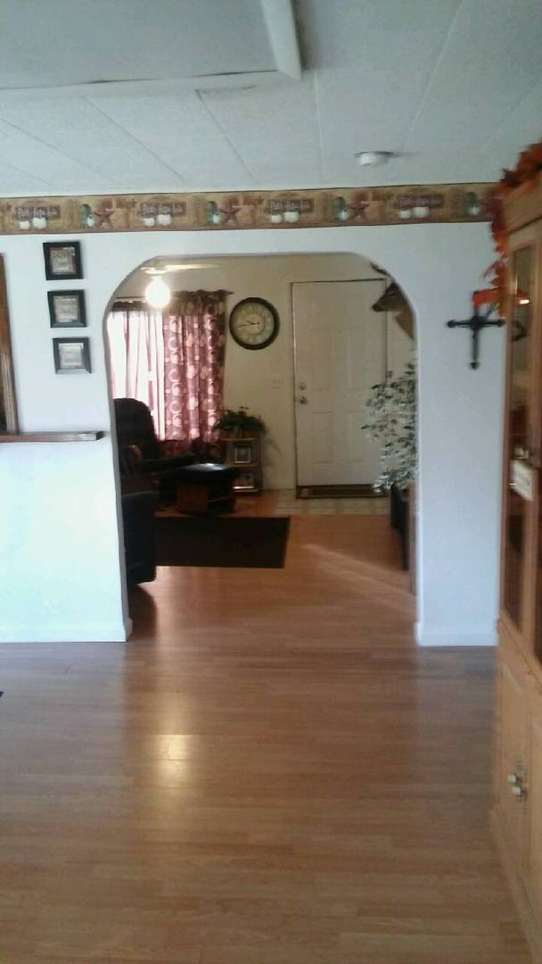 Foto del edificio - Charming 2-Bedroom Home on Double Lot – Av...