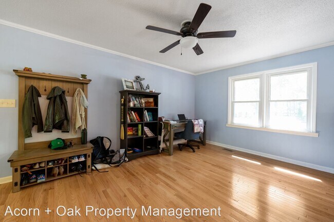 Foto del edificio - 3 br, 2 bath House - 323 Bandock Dr