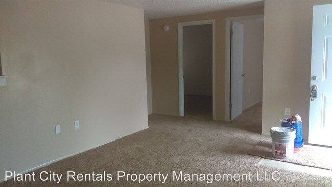 Foto del edificio - 1006 W McLendon St