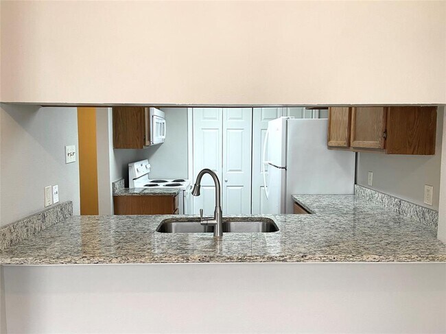 Foto del edificio - 1815 Briarcreek Blvd