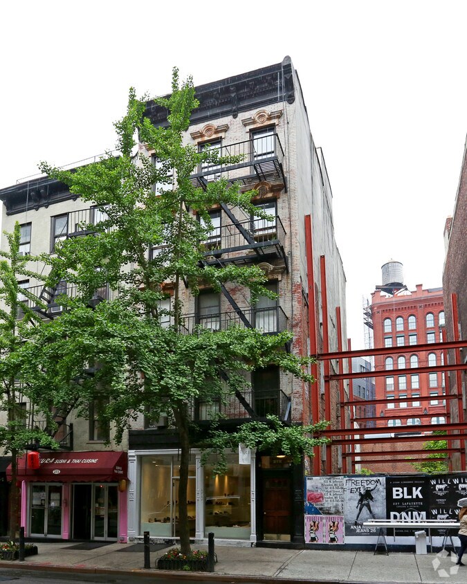 Primary Photo - 275 Mott St
