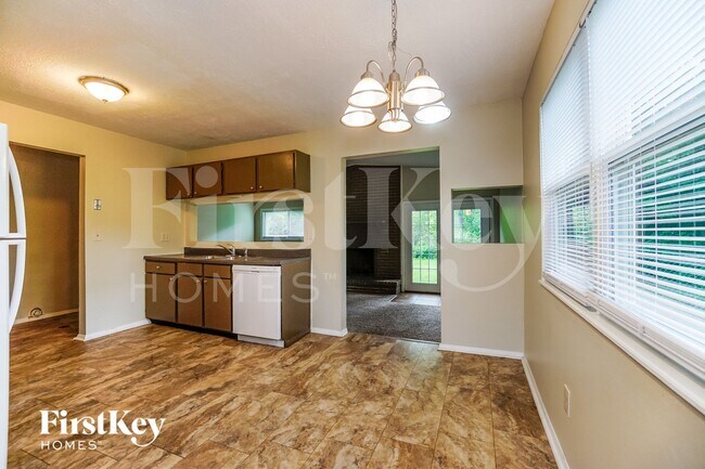 Building Photo - 161 Greenlake St