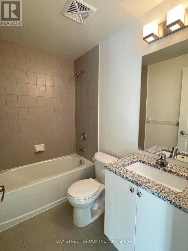Photo du bâtiment - 4955-4955 Yonge St