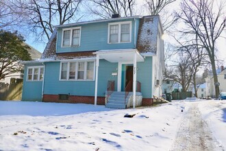 Building Photo - 707 W Illinois St