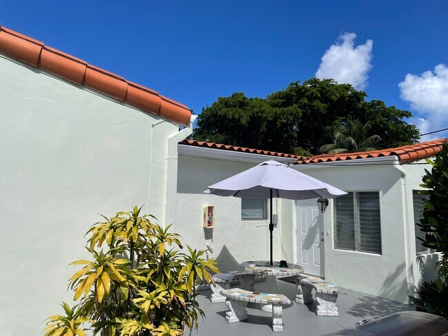 Foto del edificio - 1942 Funston St