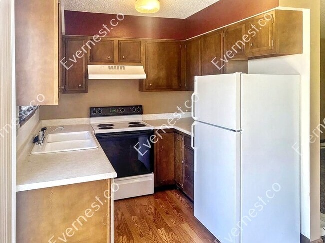 Building Photo - 2608 Leisure Dr