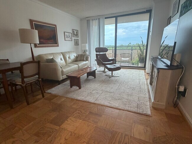 Foto del edificio - 5225 Pooks Hill Rd