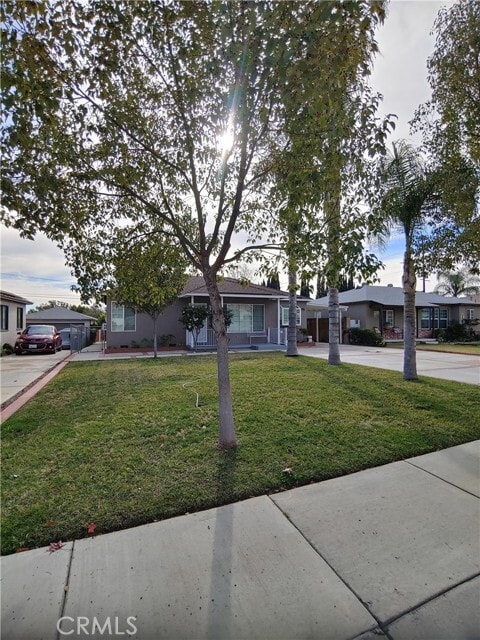 Building Photo - 712 E Yale St