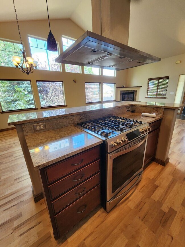 Building Photo - Beautful 3BR, 2 BA home in Harvest Creek S...