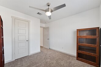 Building Photo - 2920 Stamford Hl Ln