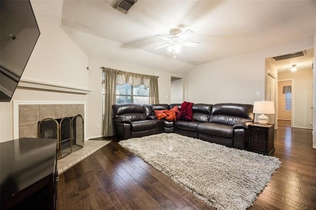 Building Photo - 16330 Redwicke Ln
