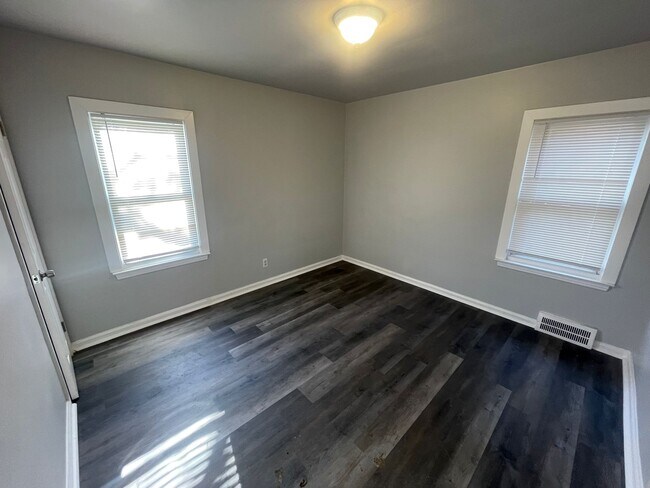 Foto del edificio - 13681 Castleton St