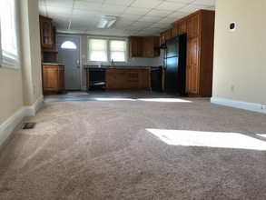 Building Photo - 13 Kemper Ave