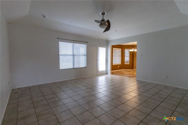 Foto del edificio - 5500 Leather Dr