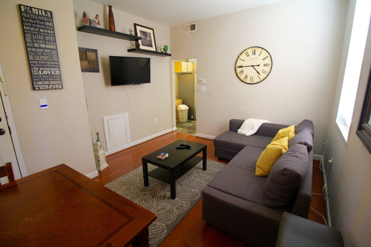 Foto principal - 4203 Foote St NE