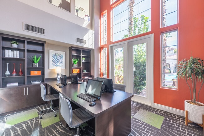 Building Photo - Tivoli