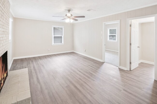 Building Photo - 6301 Old Coach Rd