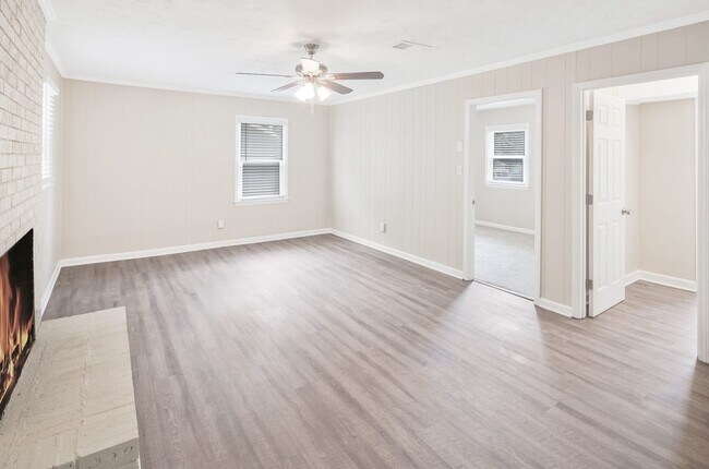 Foto del edificio - 6301 Old Coach Rd