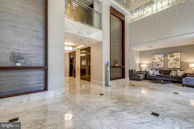 Foto del edificio - 7710 Woodmont Ave