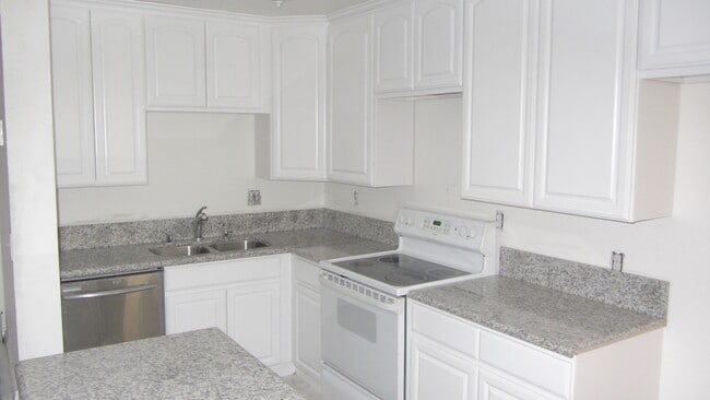 Downstairs Kitchen - 10460 Caminito Sulmona