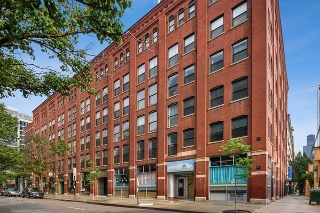 Foto del edificio - 225 W Huron St