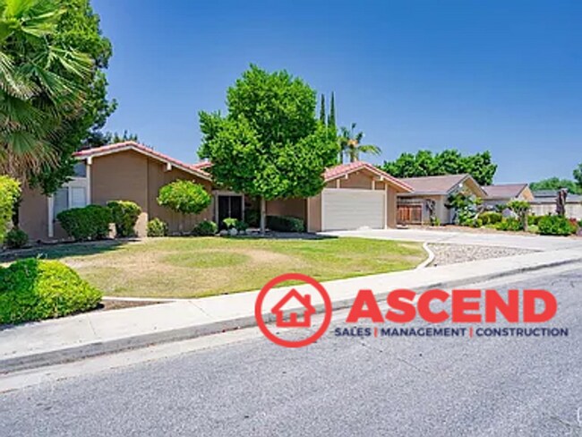 Building Photo - Phenomenal Home Located In Gated Community!