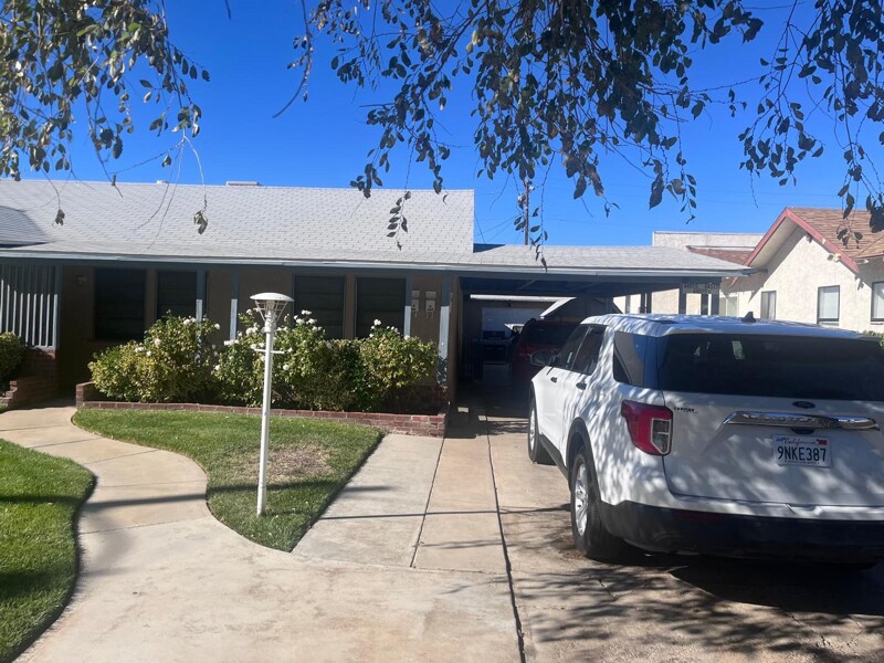 Foto del edificio - 44515 Cedar Ave