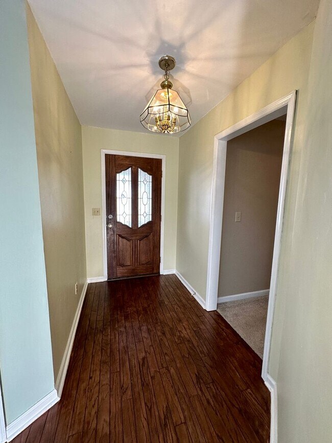 Foto del edificio - Spacious 4-Bedroom Home with Bonus Room & Exceptional Amenities