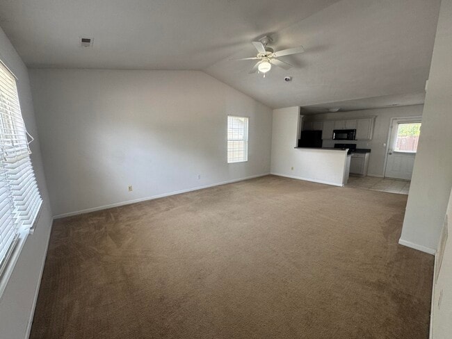 Foto del edificio - 3308 E St Charles Rd