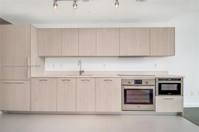Foto del edificio - 501 NE 31st St