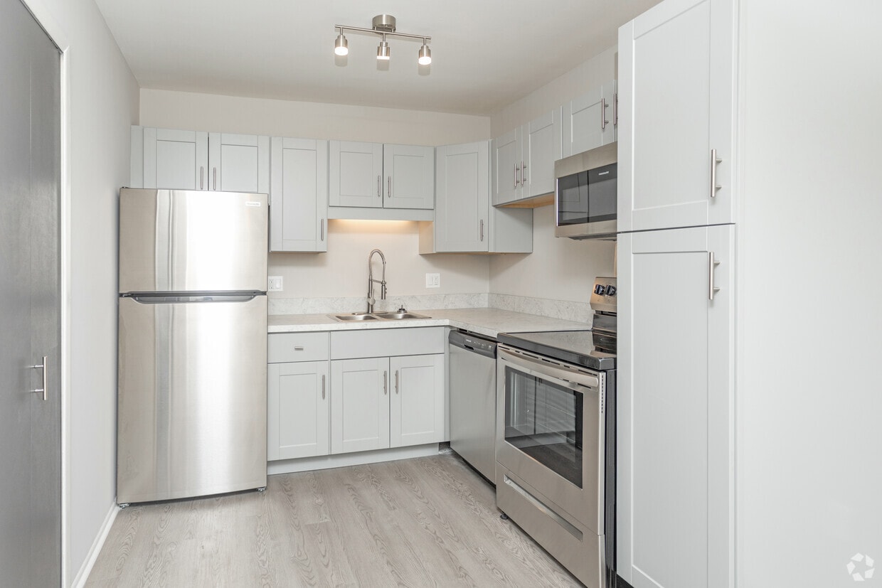 balmoral arms apartments sterling heights mi apartments com
