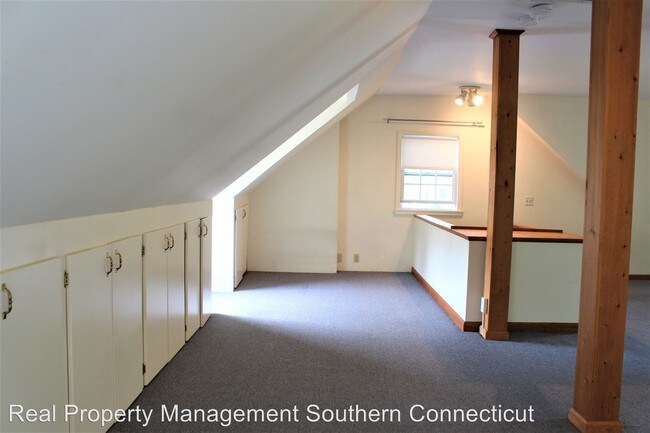 Building Photo - 138 Maple Ave