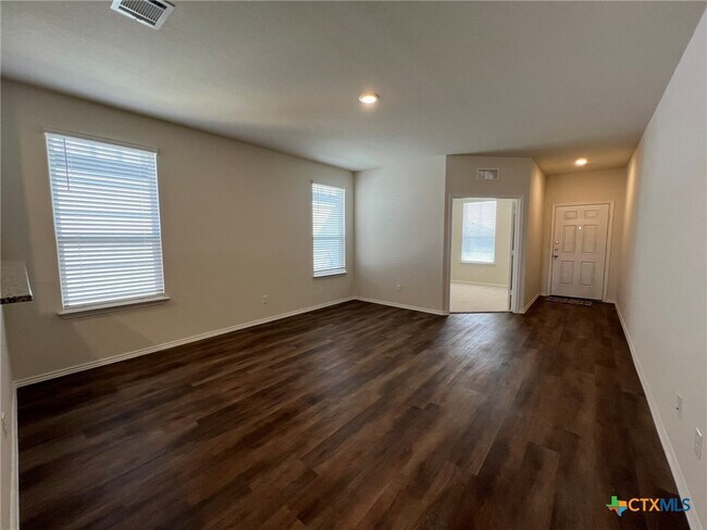Foto del edificio - 753 Heartseed Ave
